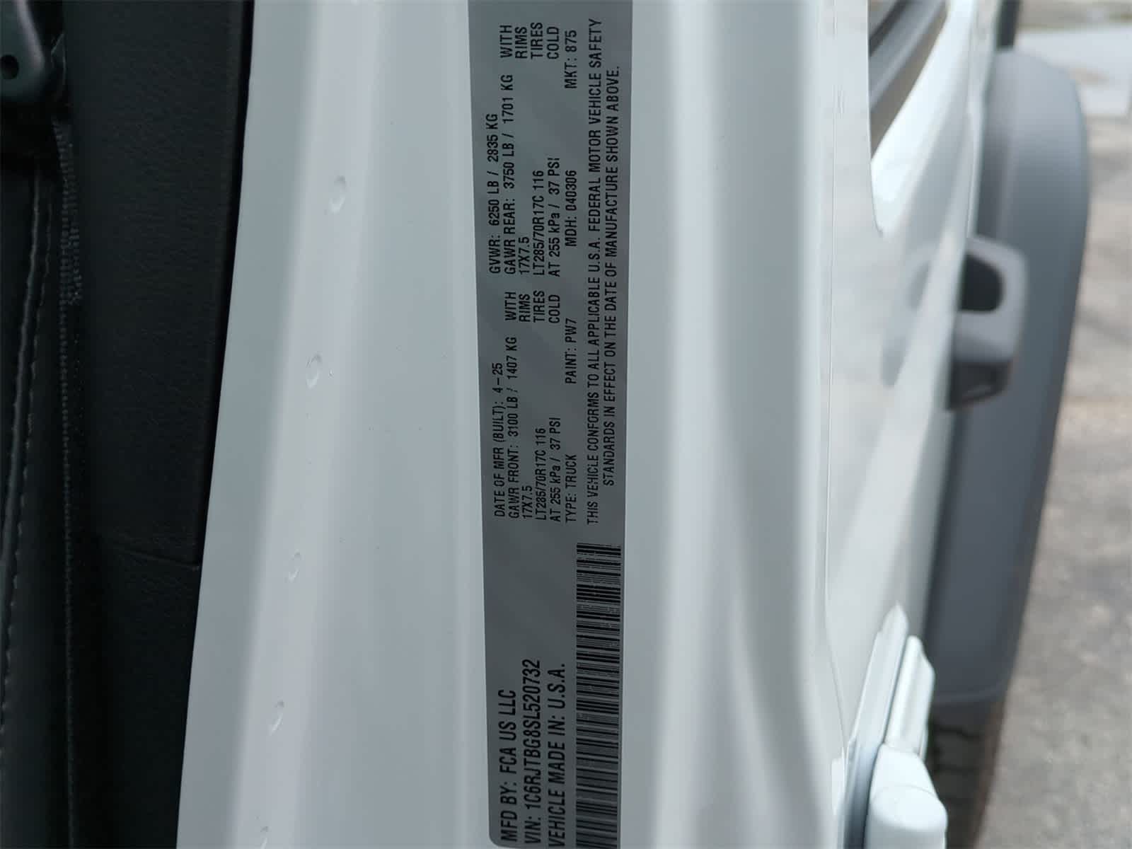 Thumbnail: 2025 Jeep Gladiator - 38