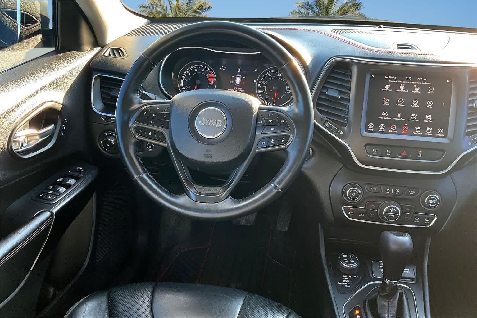 Thumbnail: 2019 Jeep Cherokee - 15