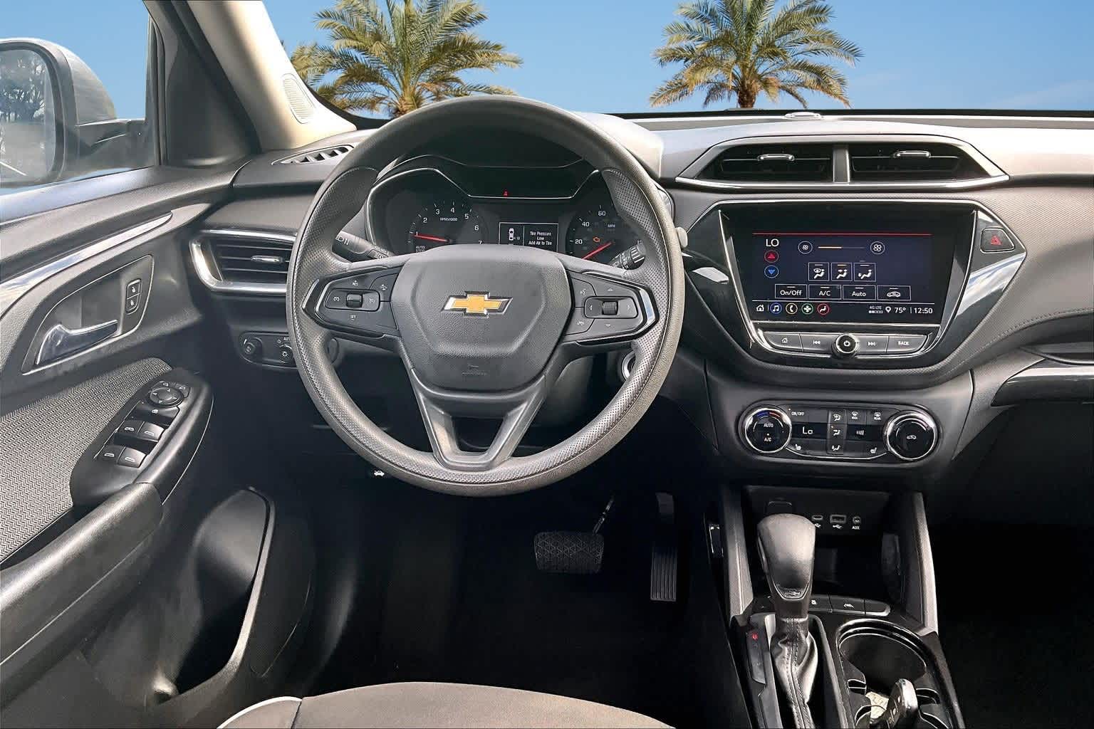 Thumbnail: 2023 Chevrolet TrailBlazer - 14