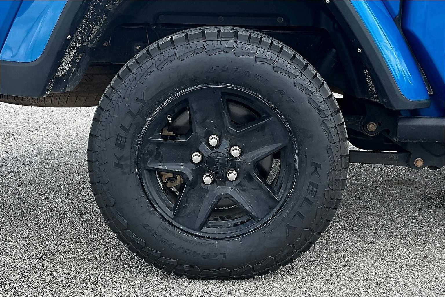 Thumbnail: 2021 Jeep Gladiator - 35