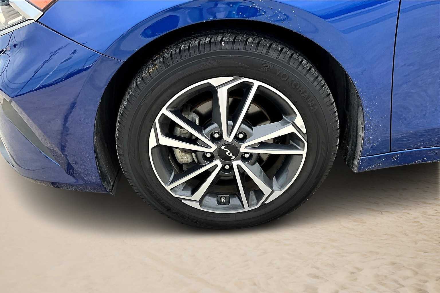Thumbnail: 2022 Kia Forte - 8