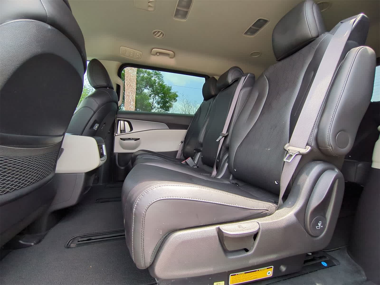 Thumbnail: 2023 Kia Carnival - 19