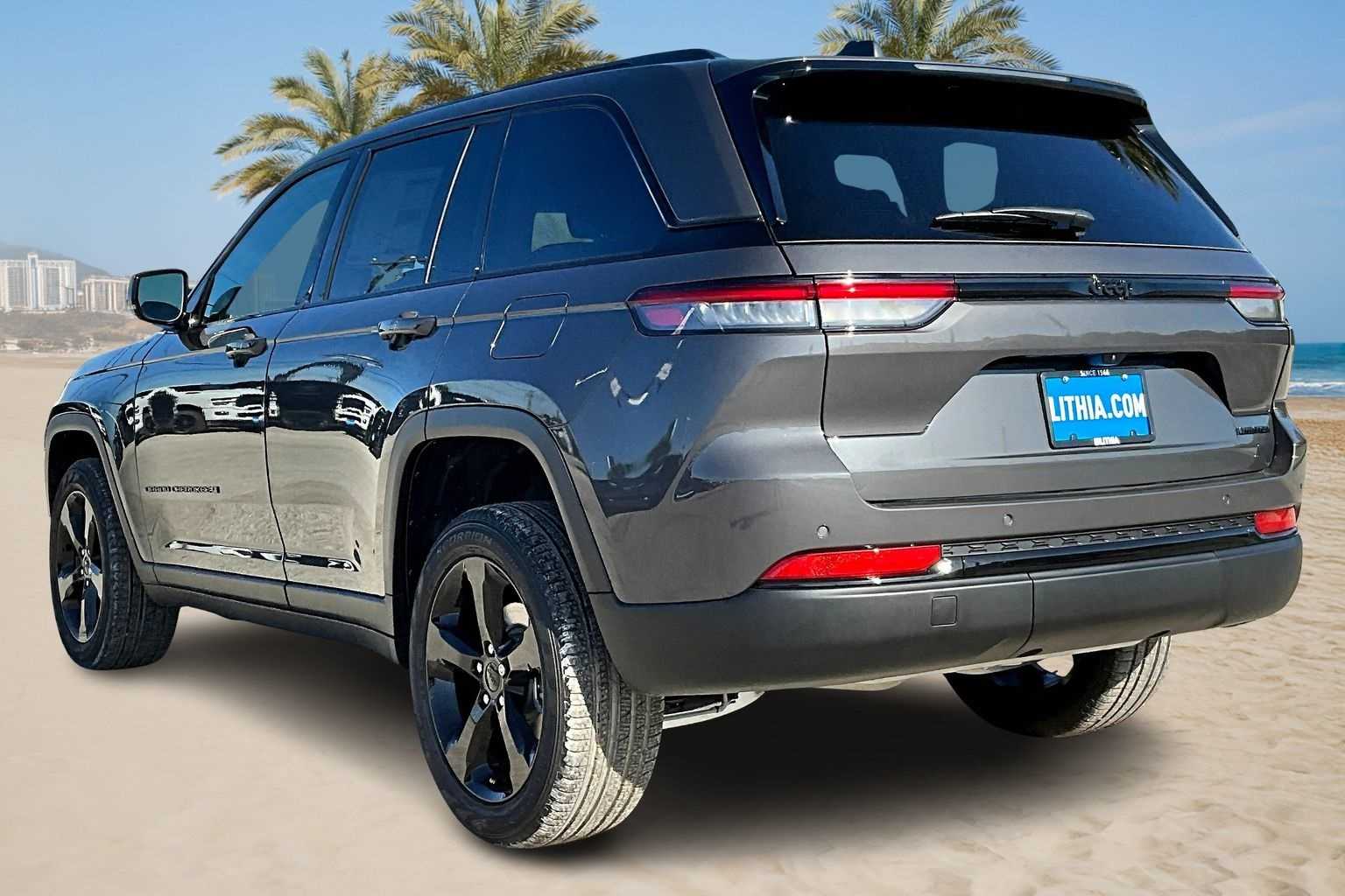 Thumbnail: 2025 Jeep Grand Cherokee - 4