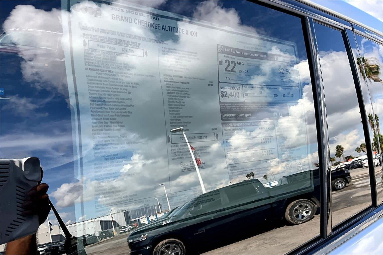 Thumbnail: 2025 Jeep Grand Cherokee - 23