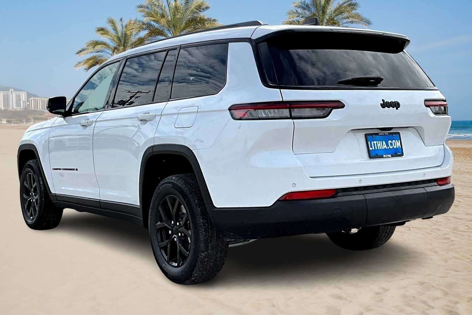 Thumbnail: 2025 Jeep Grand Cherokee - 4