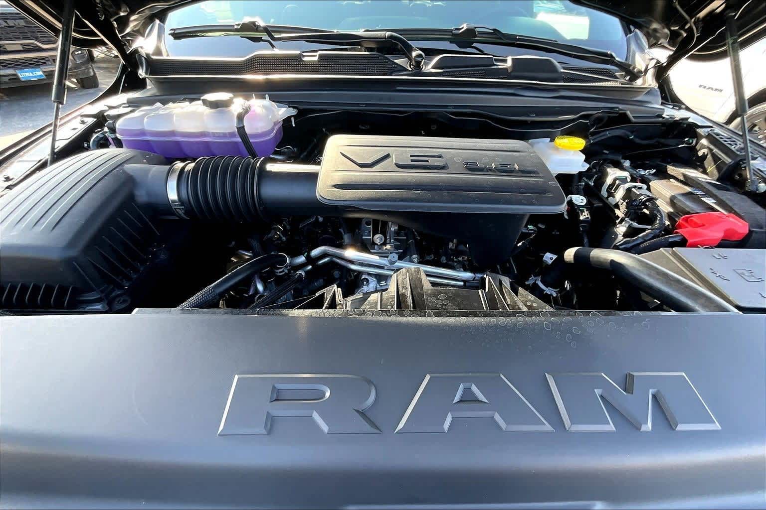 Thumbnail: 2025 RAM 1500 - 9