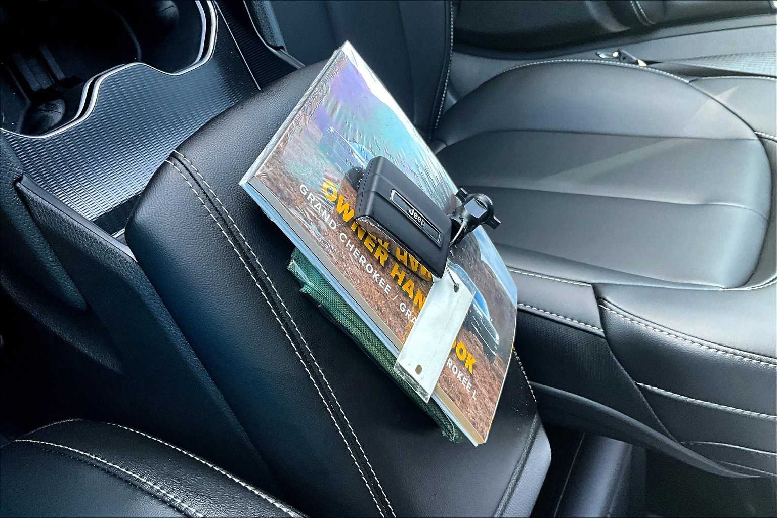 Thumbnail: 2025 Jeep Grand Cherokee - 20