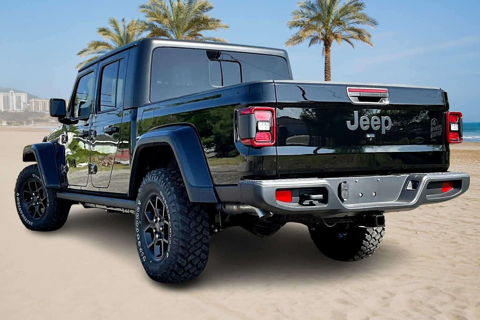 Thumbnail: 2025 Jeep Gladiator - 3