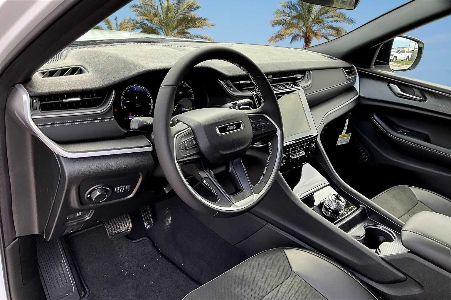 Thumbnail: 2025 Jeep Grand Cherokee - 2