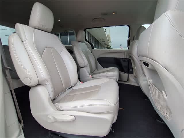 Thumbnail: 2021 Chrysler Pacifica - 20