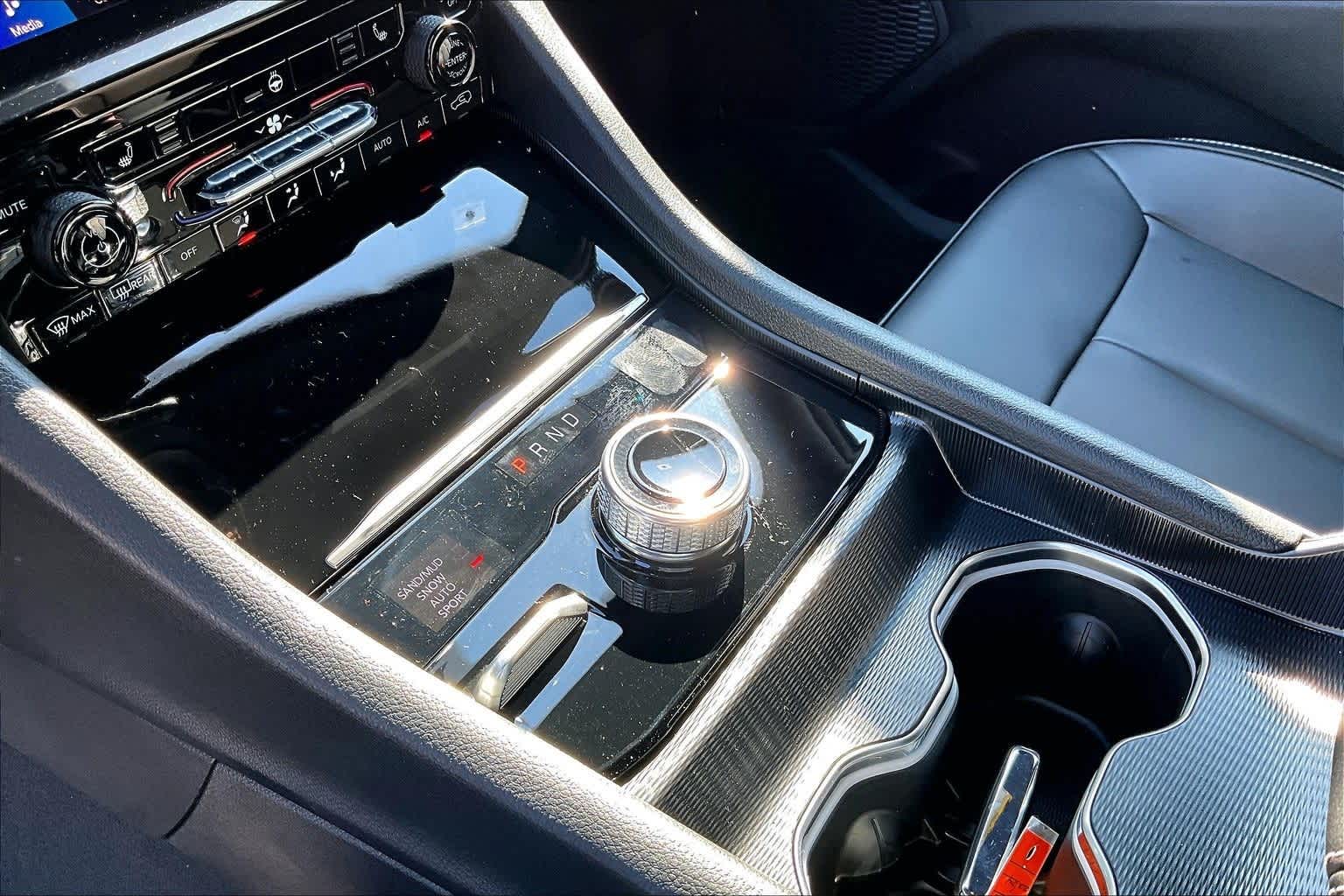 Thumbnail: 2025 Jeep Grand Cherokee - 16