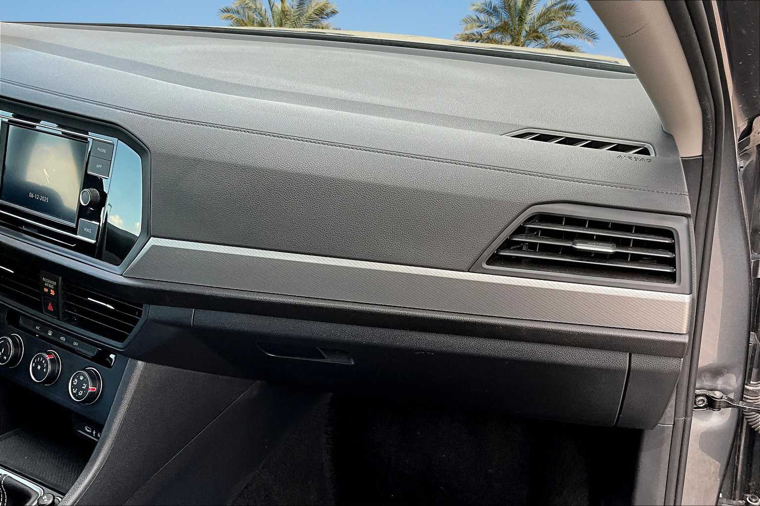 Thumbnail: 2024 Volkswagen Jetta - 23