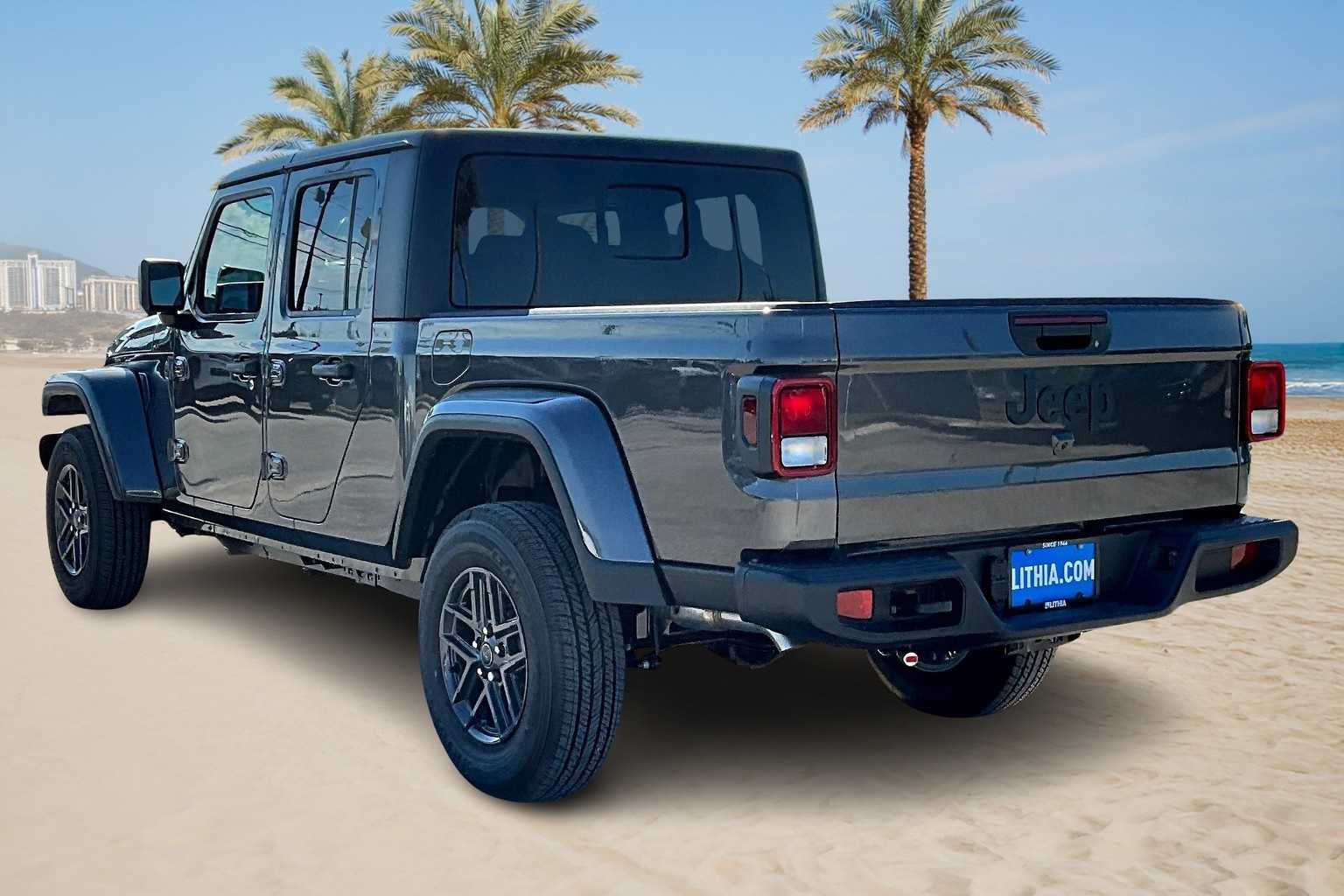 Thumbnail: 2025 Jeep Gladiator - 4