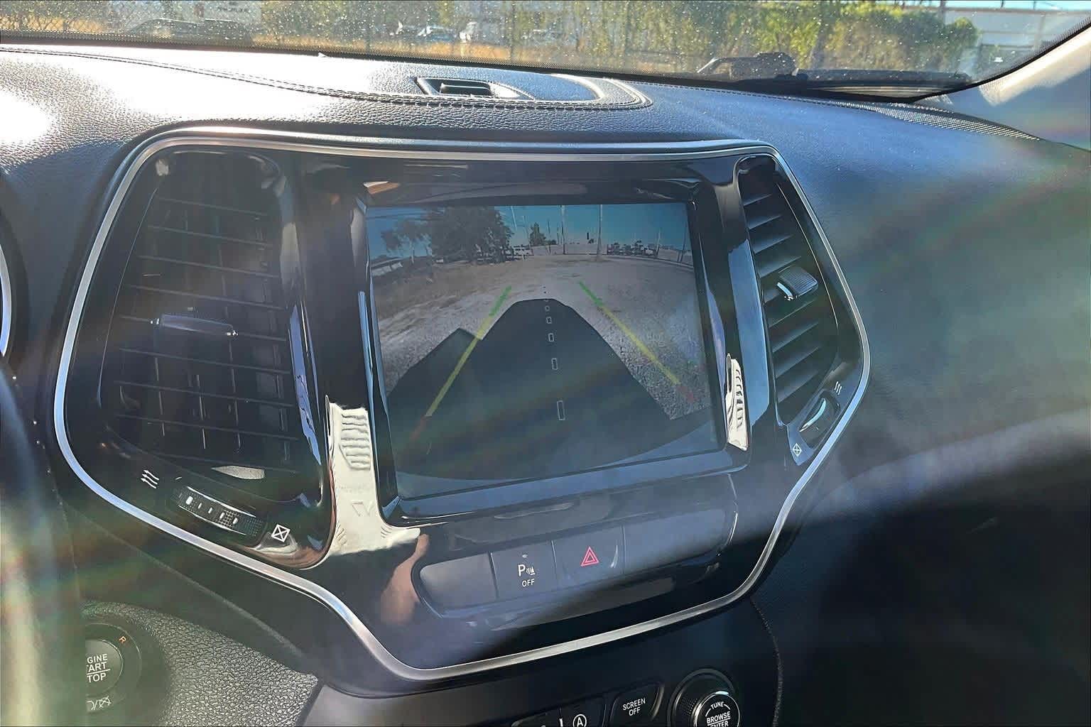 Thumbnail: 2020 Jeep Cherokee - 26