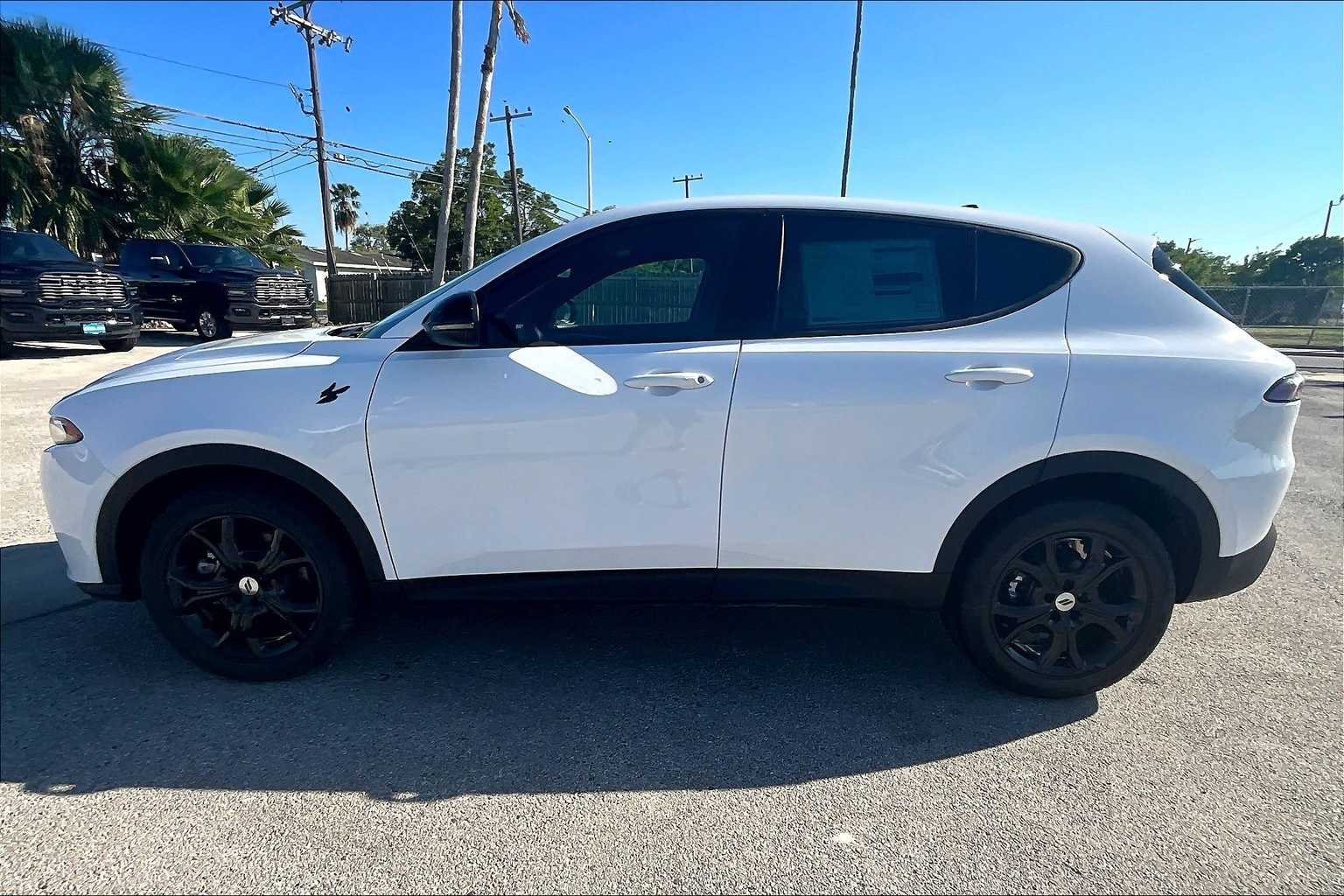 Thumbnail: 2025 Dodge Hornet - 3