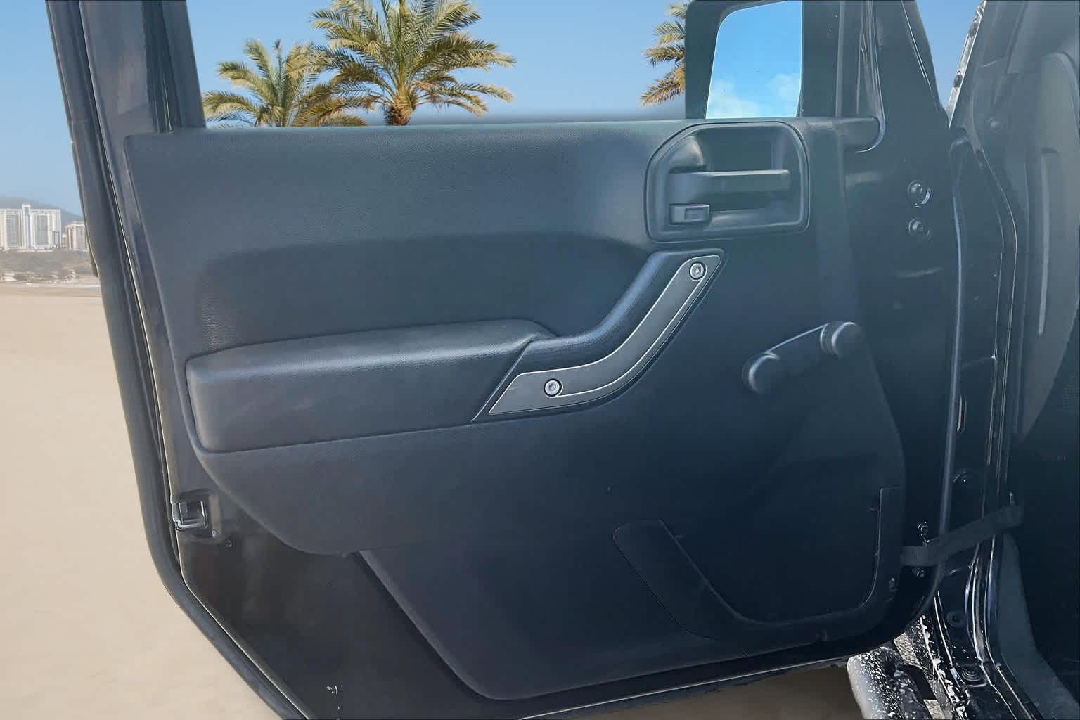 Thumbnail: 2015 Jeep Wrangler - 19