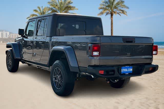 Thumbnail: 2025 Jeep Gladiator - 4