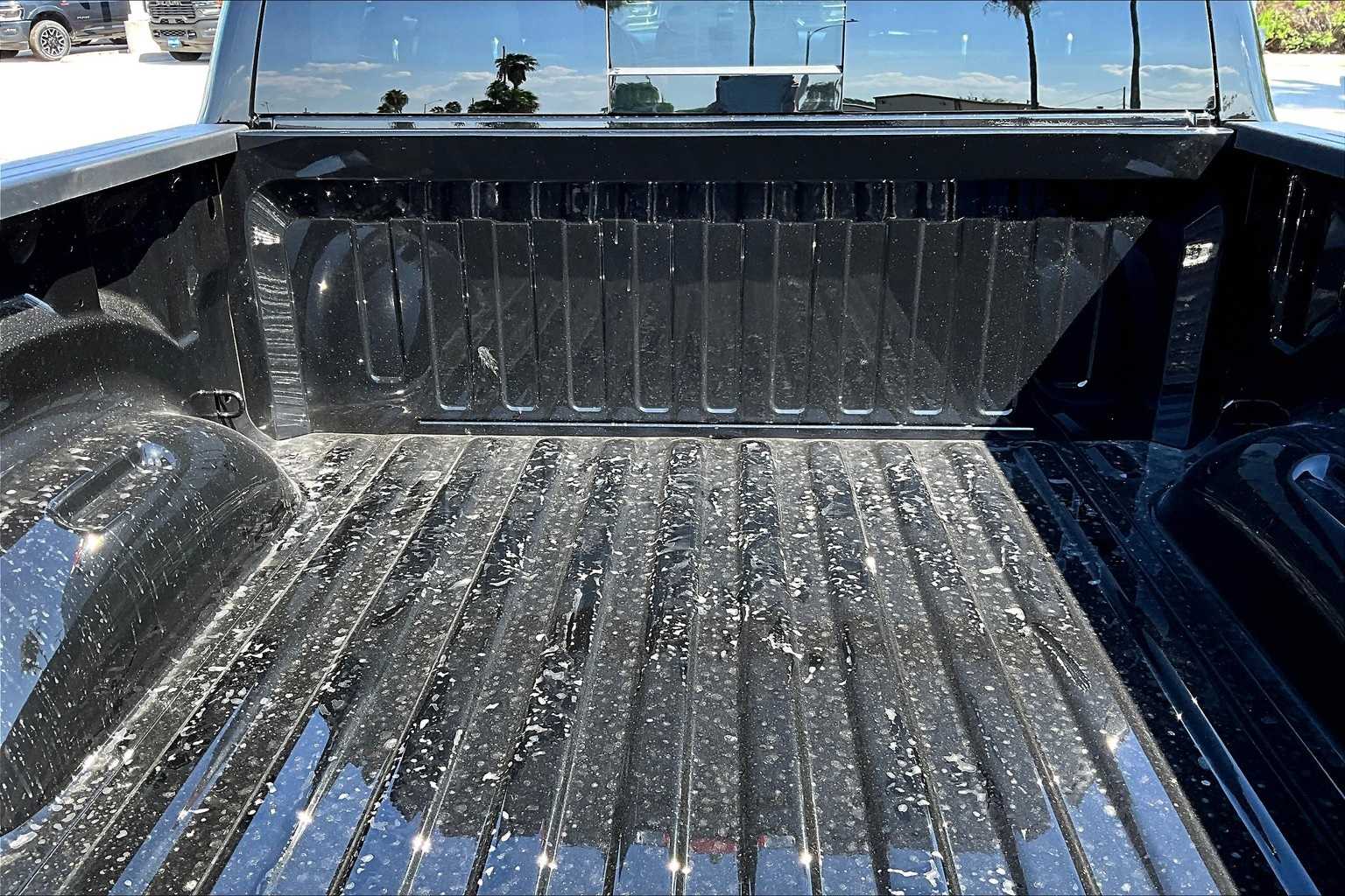 Thumbnail: 2025 RAM 1500 - 18