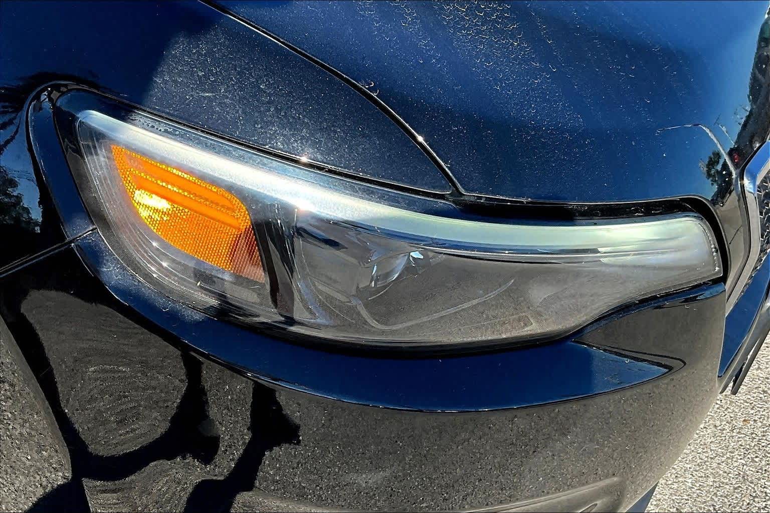 Thumbnail: 2019 Jeep Cherokee - 28