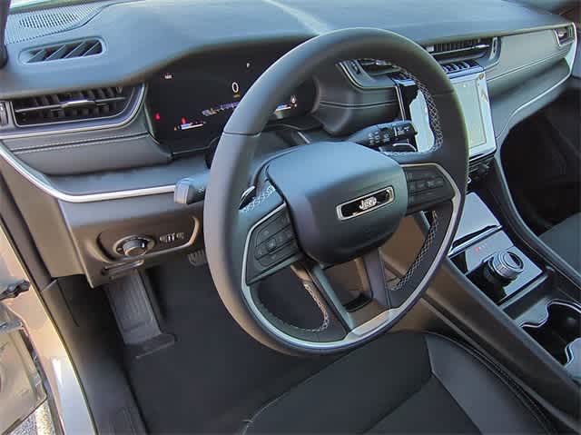 Thumbnail: 2024 Jeep Grand Cherokee - 10
