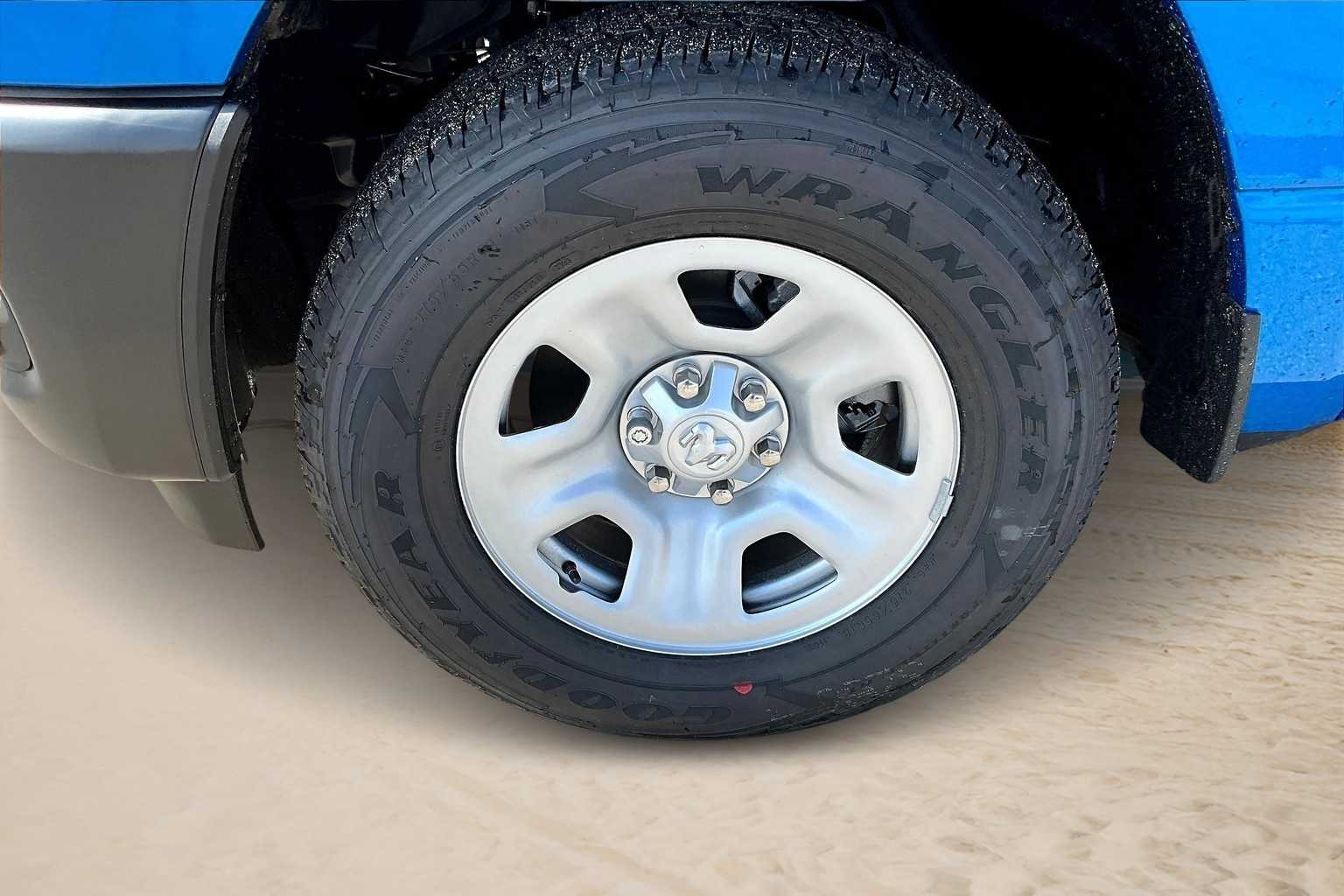 Thumbnail: 2025 RAM 1500 - 8