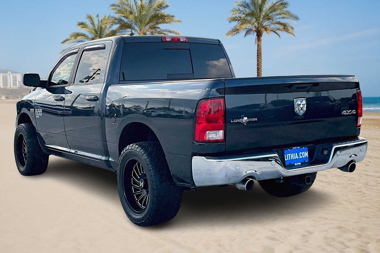 Thumbnail: 2019 RAM 1500 Classic - 4