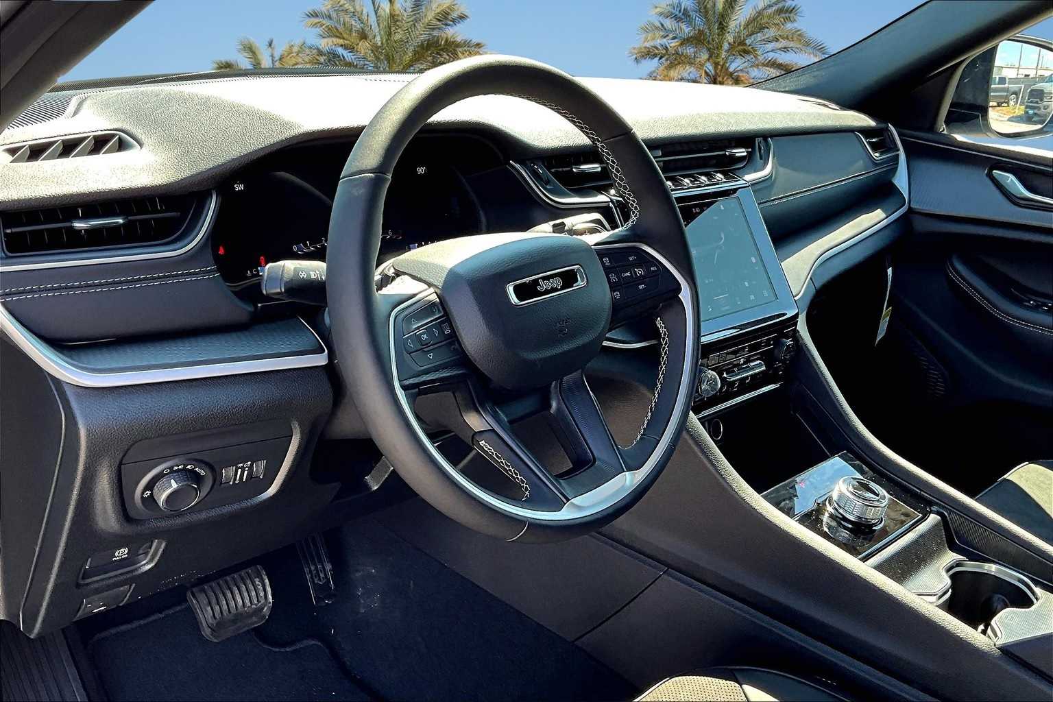 Thumbnail: 2025 Jeep Grand Cherokee - 2