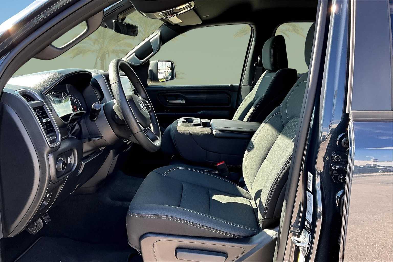 Thumbnail: 2025 RAM 1500 - 10