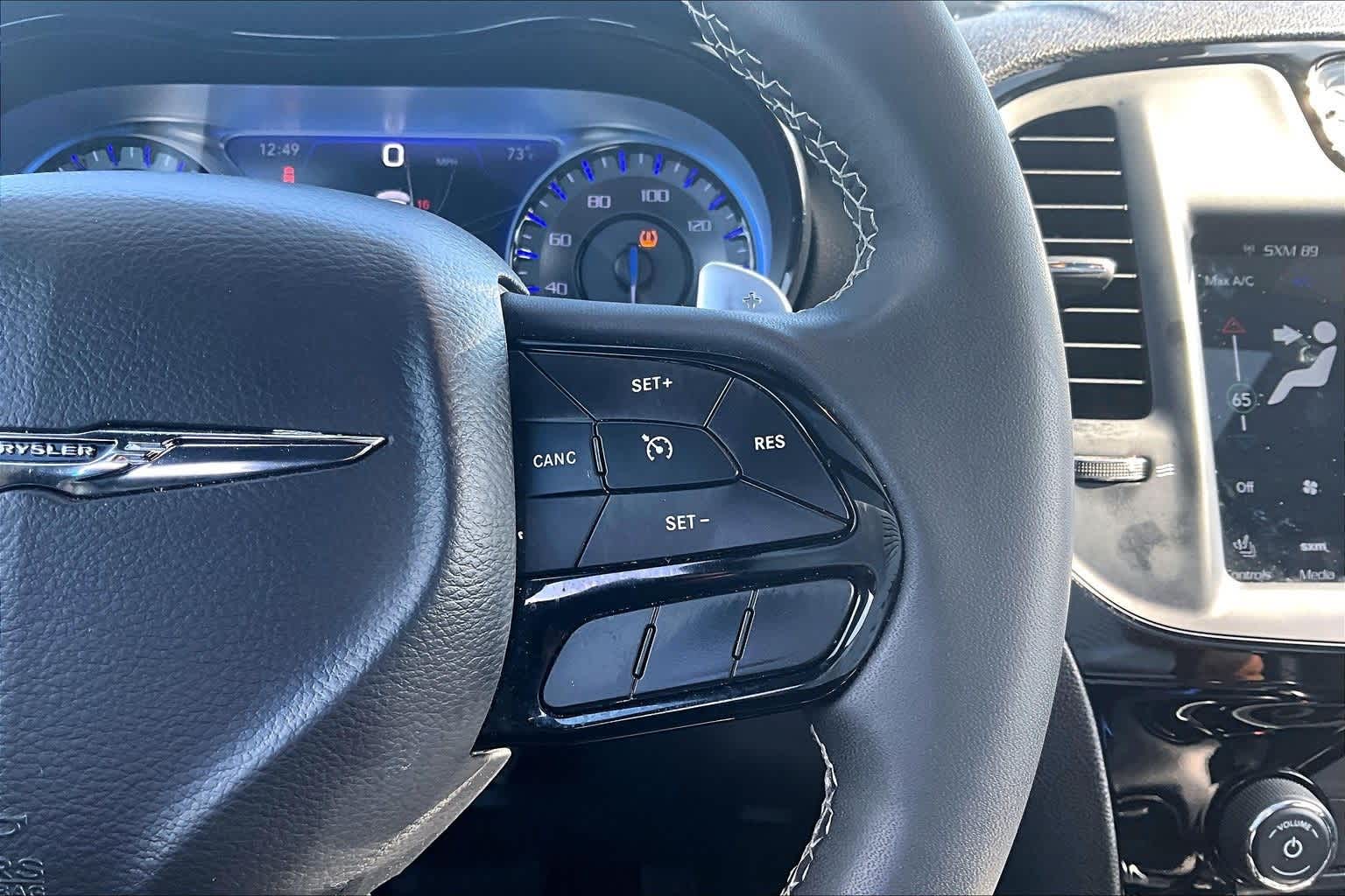 Thumbnail: 2023 Chrysler 300 - 23