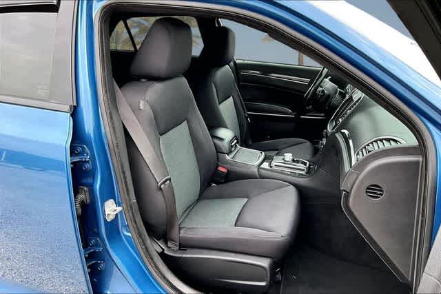 Thumbnail: 2022 Chrysler 300 - 13