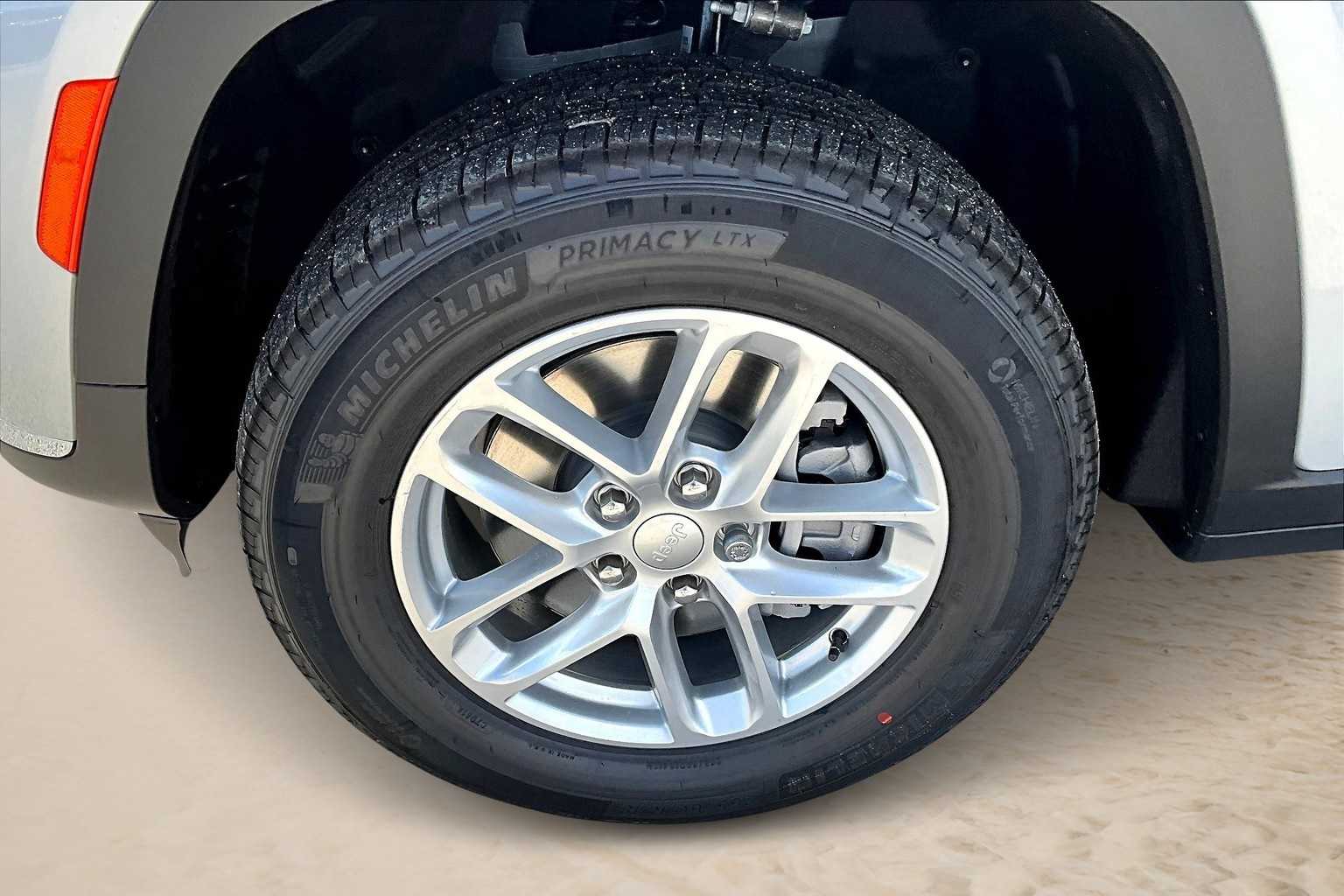 Thumbnail: 2025 Jeep Grand Cherokee - 7