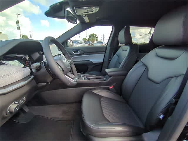 Thumbnail: 2025 Jeep Compass - 17