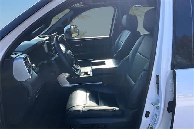 Thumbnail: 2022 Toyota Tundra - 10