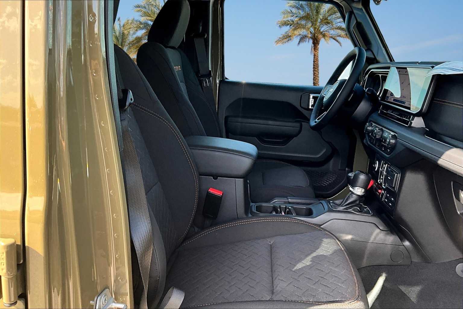 Thumbnail: 2025 Jeep Gladiator - 13