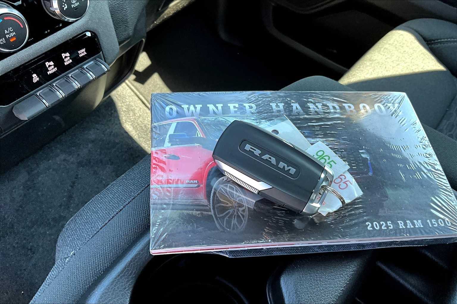 Thumbnail: 2025 RAM 1500 - 19