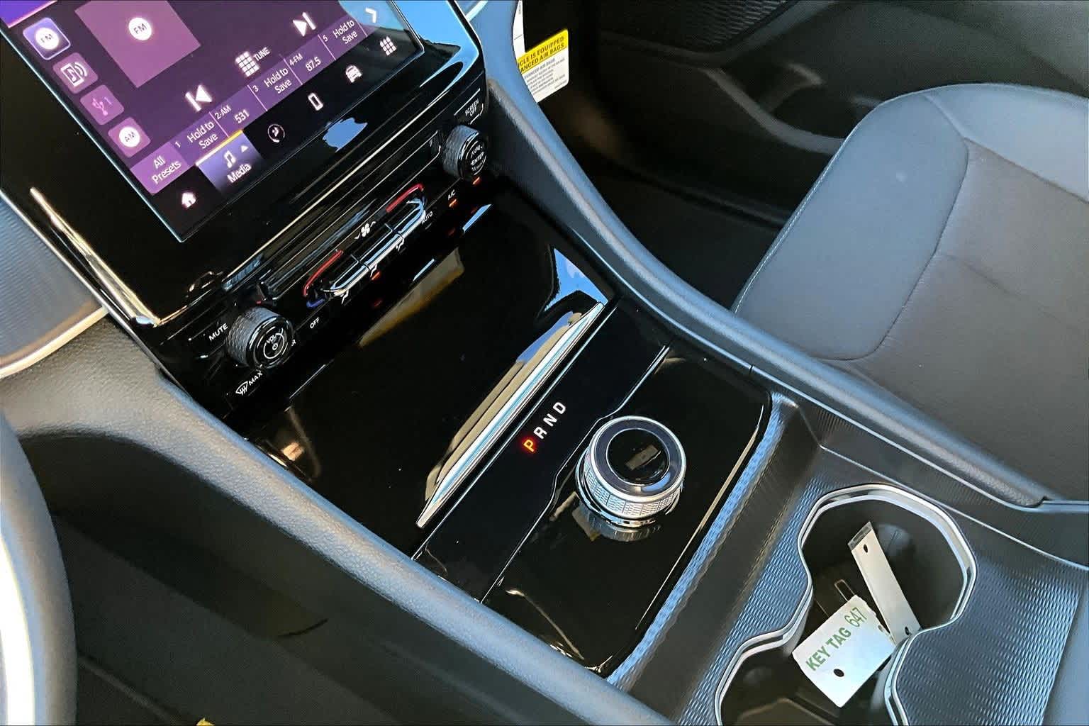 Thumbnail: 2025 Jeep Grand Cherokee - 16