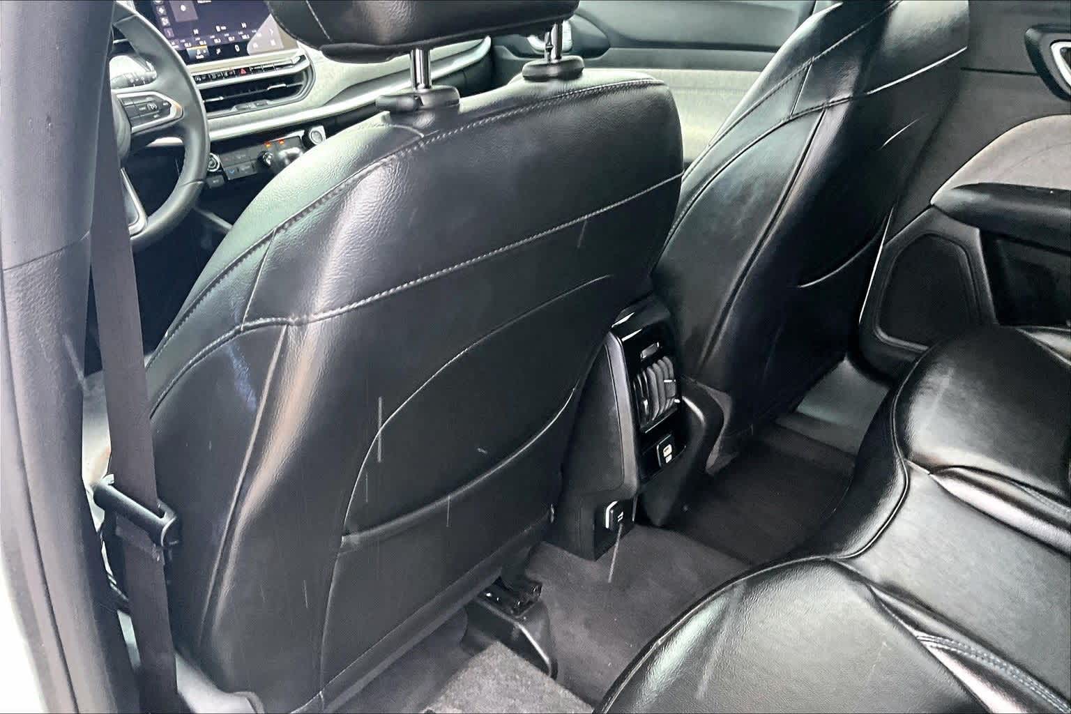 Thumbnail: 2023 Jeep Compass - 11