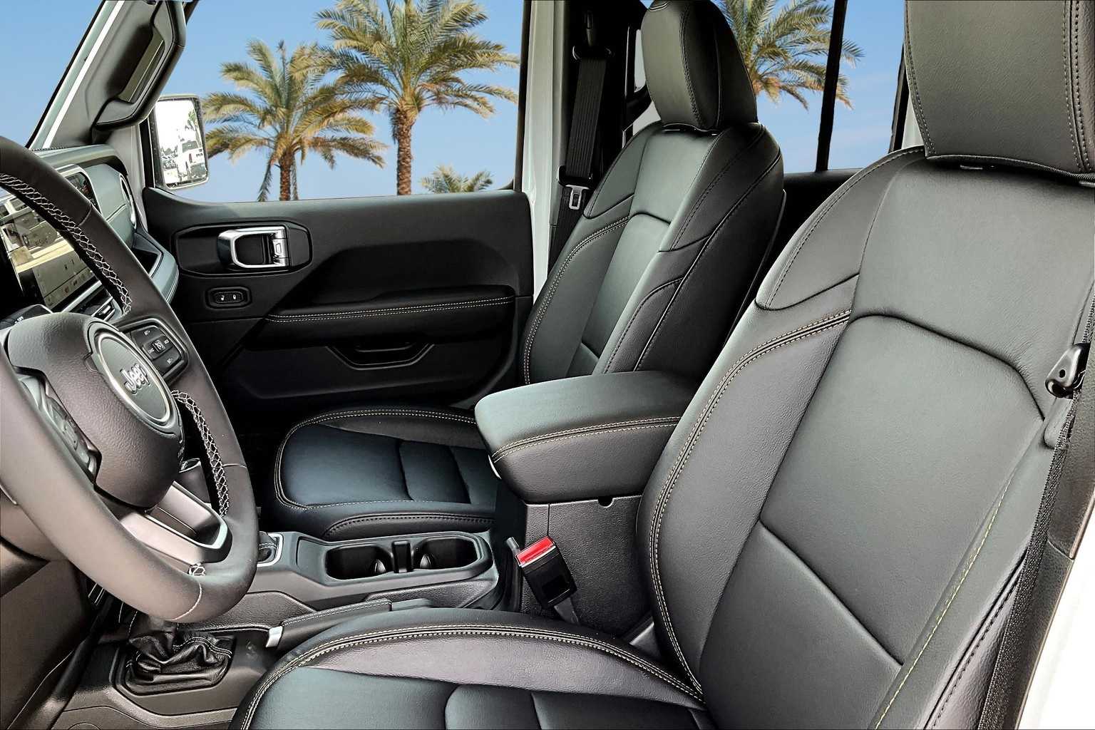 Thumbnail: 2025 Jeep Gladiator - 11