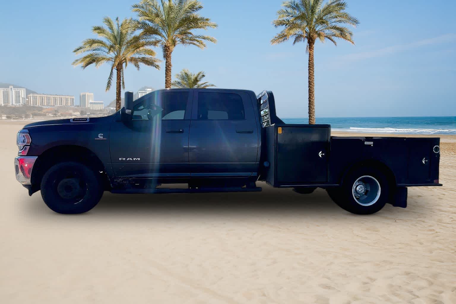 2020 Ram 3500 Chassis Tradesman/SLT/Laramie/Limited Truck Crew Cab