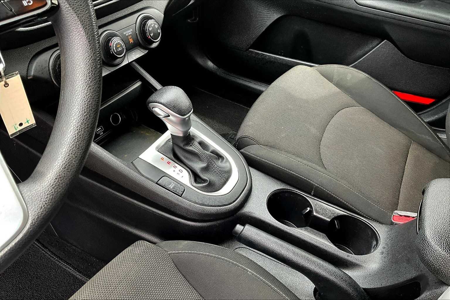 Thumbnail: 2022 Kia Forte - 17