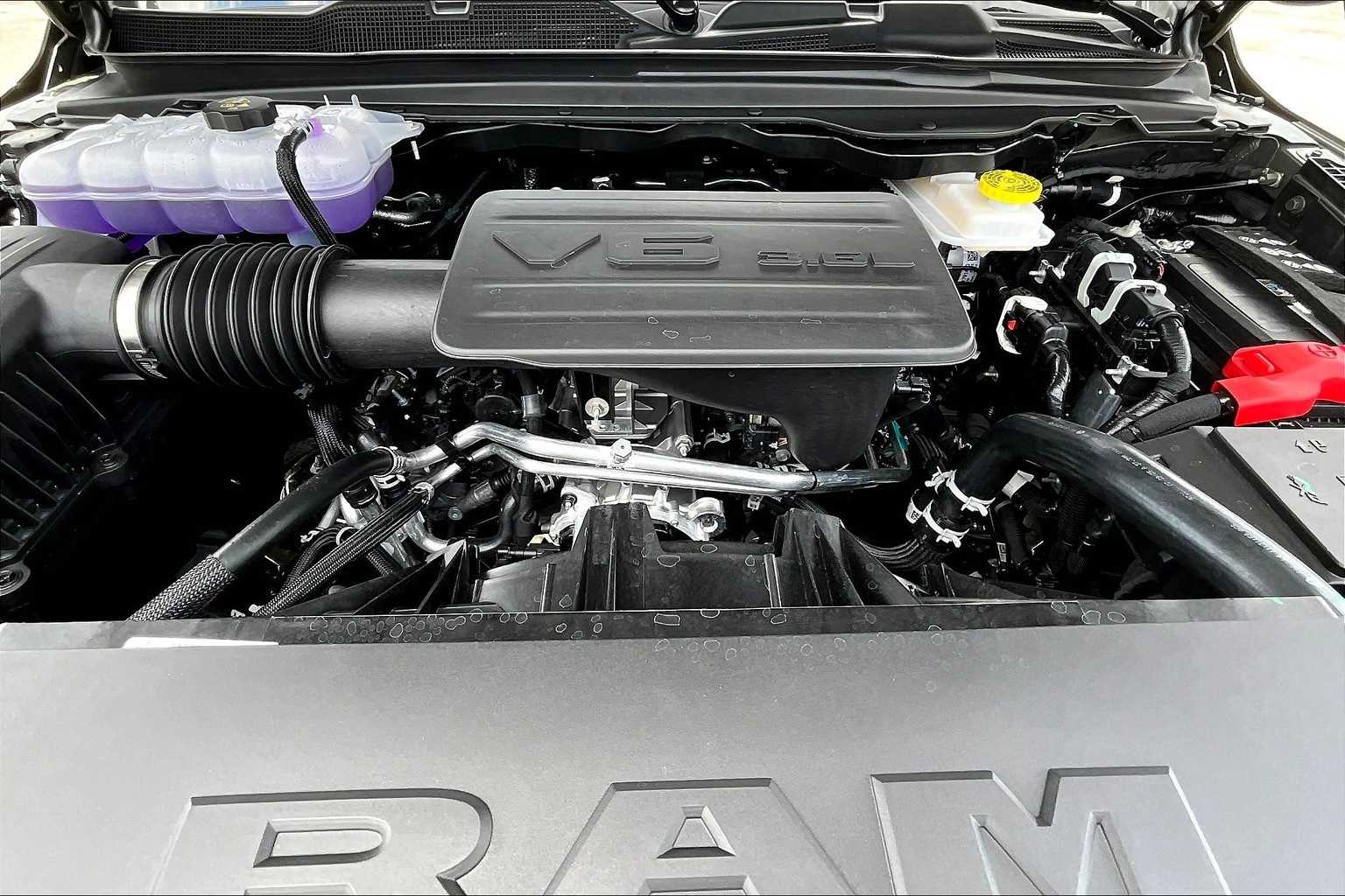 Thumbnail: 2025 RAM 1500 - 9
