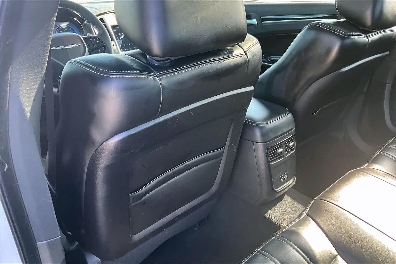 Thumbnail: 2023 Chrysler 300 - 11