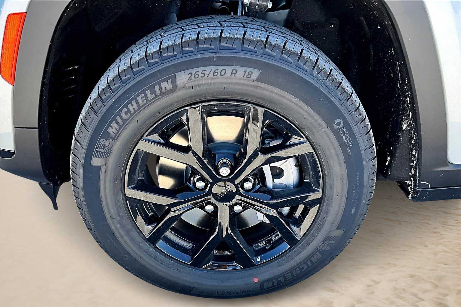 Thumbnail: 2025 Jeep Grand Cherokee - 7