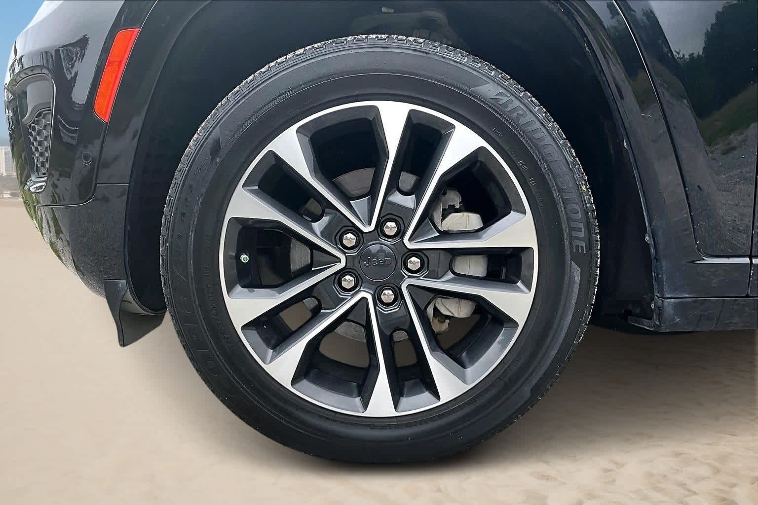 Thumbnail: 2023 Jeep Grand Cherokee - 7