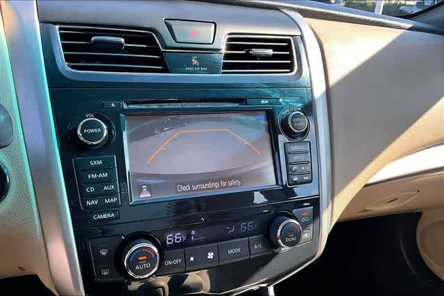 Thumbnail: 2015 Nissan Altima - 26