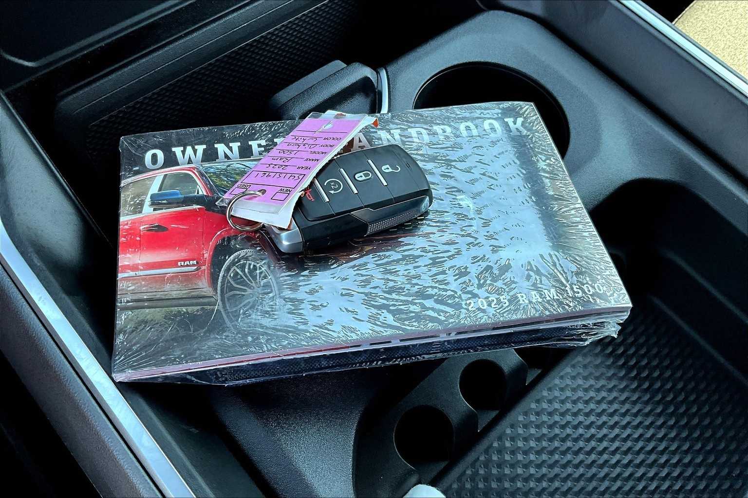 Thumbnail: 2025 RAM 1500 - 19