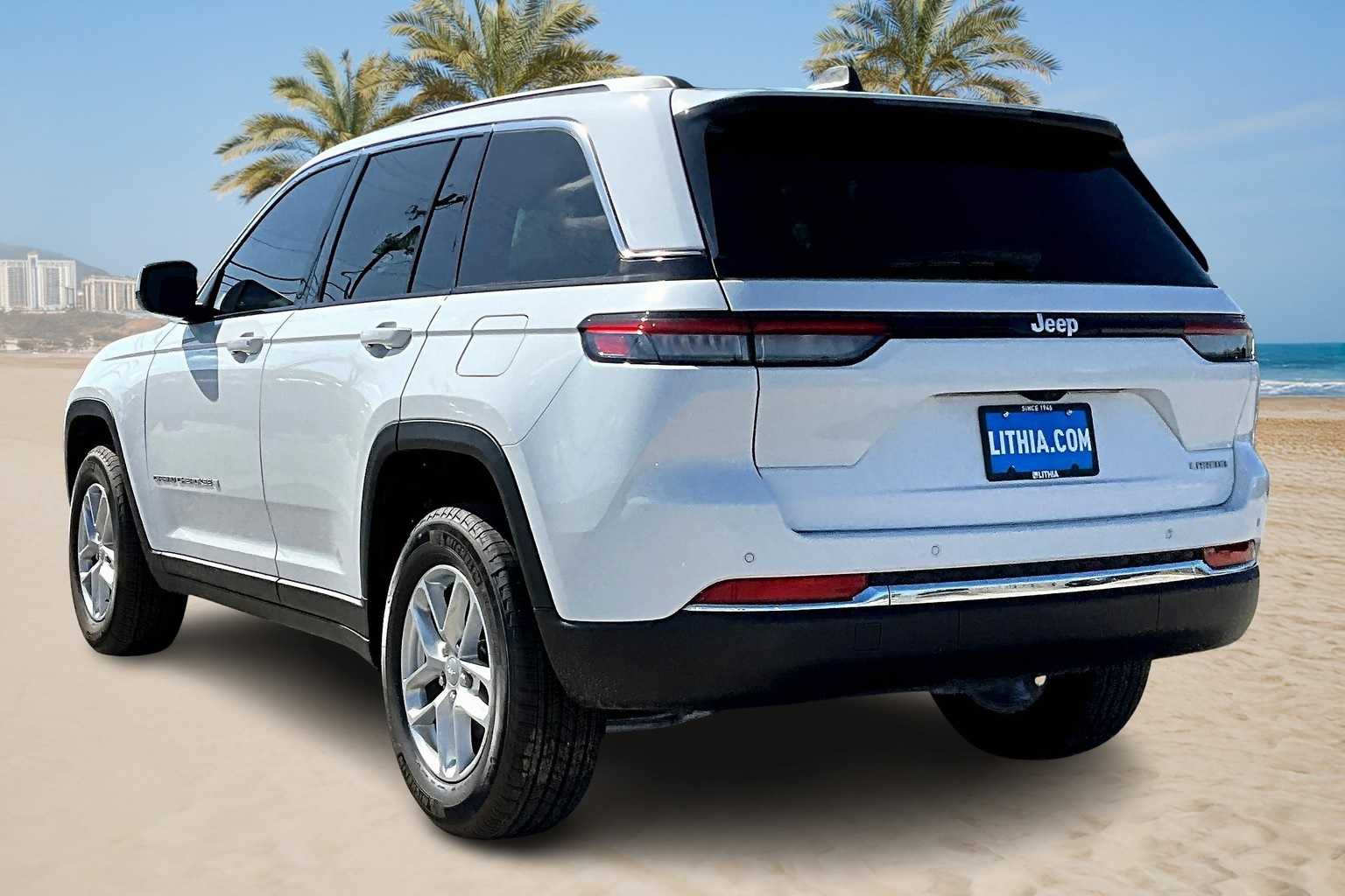 Thumbnail: 2025 Jeep Grand Cherokee - 4
