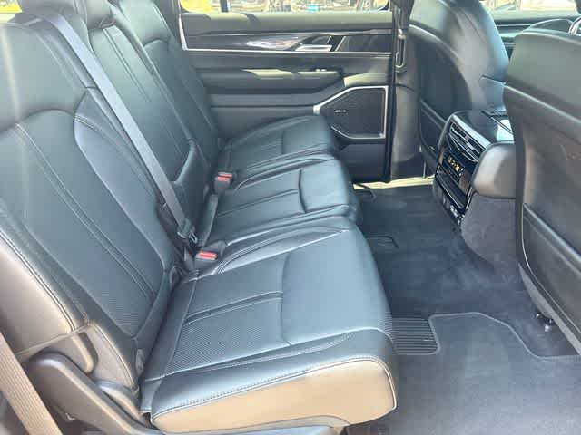 Thumbnail: 2024 Jeep Wagoneer - 21