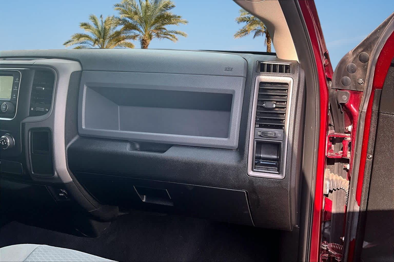 Thumbnail: 2019 RAM 1500 Classic - 22