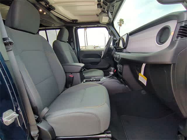 Thumbnail: 2025 Jeep Gladiator - 22